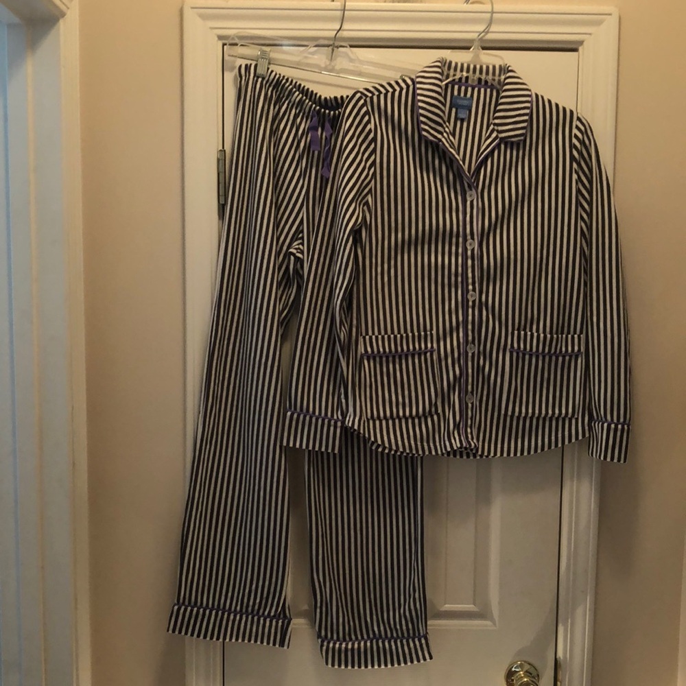 NWOT Vera Wang fleece pajamas